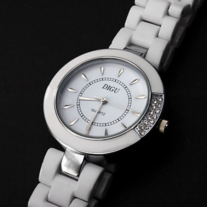 Белые мужские кварцевые наручные часы с серебристыми элементами циферблата и ремешком из керамии