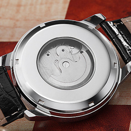 Мужские каждодневные наручные часы полуавтомат в серебристом корпусе на ремешке из искусственной кожи. Цвета в ассортименте