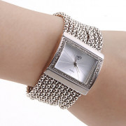 Женские часы с серебристым ремешком и чешскими стразами