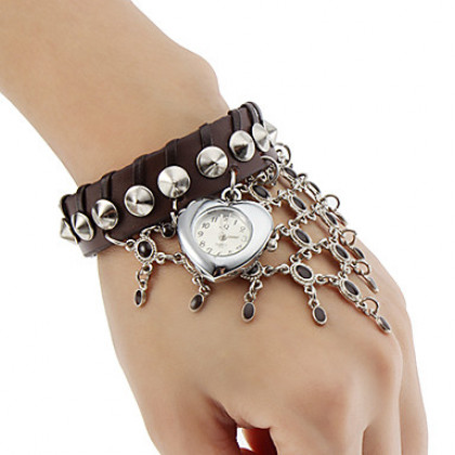 Женские кварцевые наручные часы-браслет в форме серца на ремешке из кожи. Цвета в ассортименте